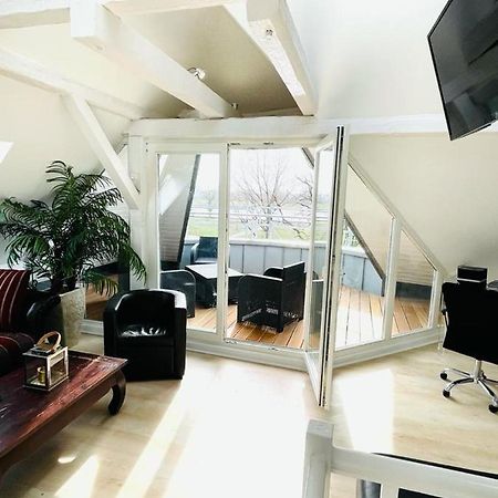 شقة دوسلدورف  في Luxury Rooftop Loft With River View 10Min To City المظهر الخارجي الصورة