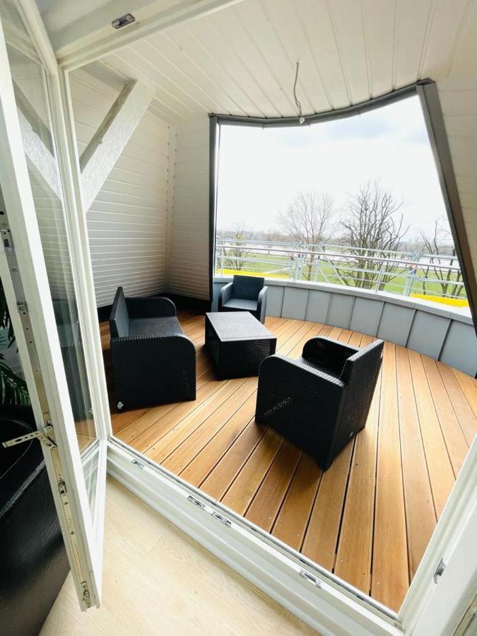 شقة دوسلدورف  في Luxury Rooftop Loft With River View 10Min To City المظهر الخارجي الصورة