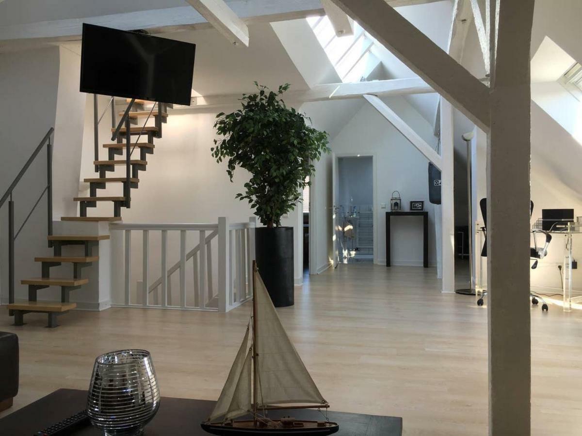 شقة دوسلدورف  في Luxury Rooftop Loft With River View 10Min To City المظهر الخارجي الصورة